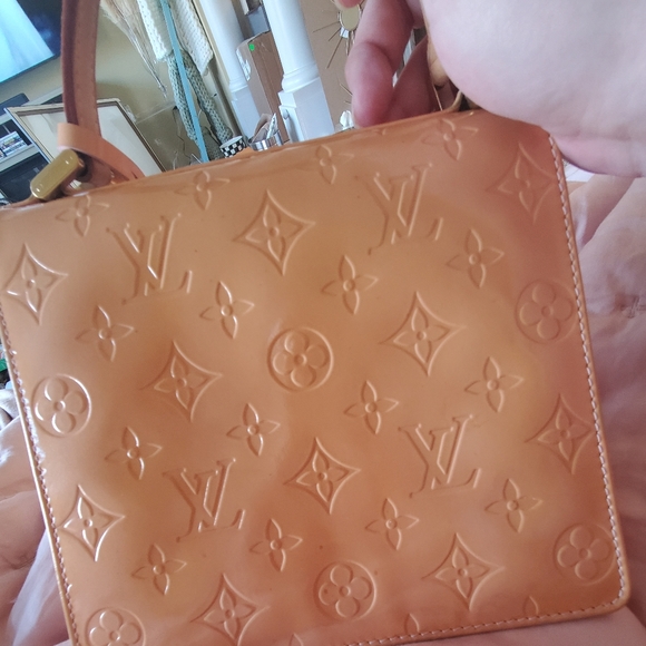 Louis Vuitton Spring Street - Picture 6 of 10